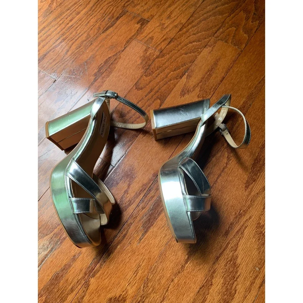 Steve Madden Silver Black Platform Sandals Size 10